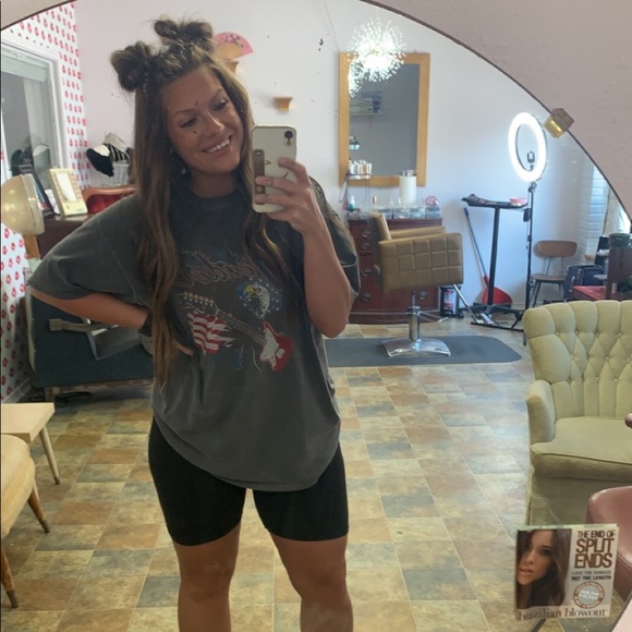 Meet your posher! - Picture 2 of 4